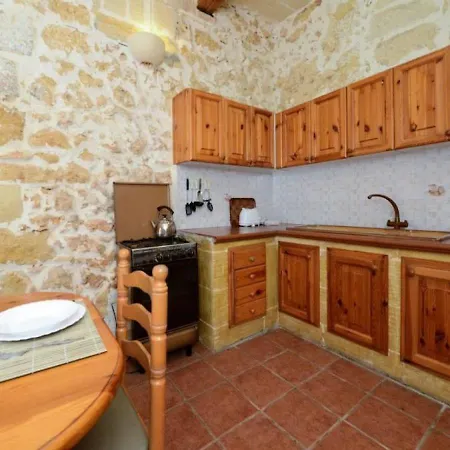 Tan-nahla Farmhouse بيت للعطل *