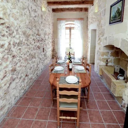 Tan-nahla Farmhouse بيت للعطل Il-Pergla