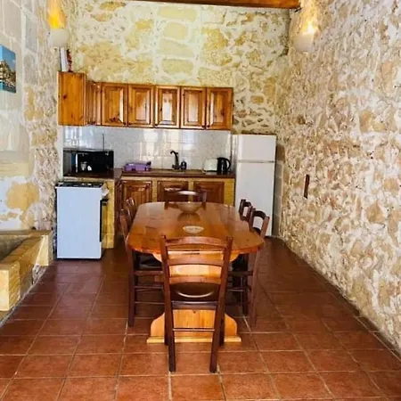 Tan-nahla Farmhouse