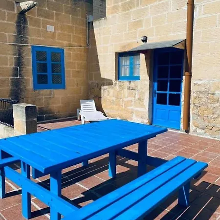Tan-nahla Farmhouse بيت للعطل *